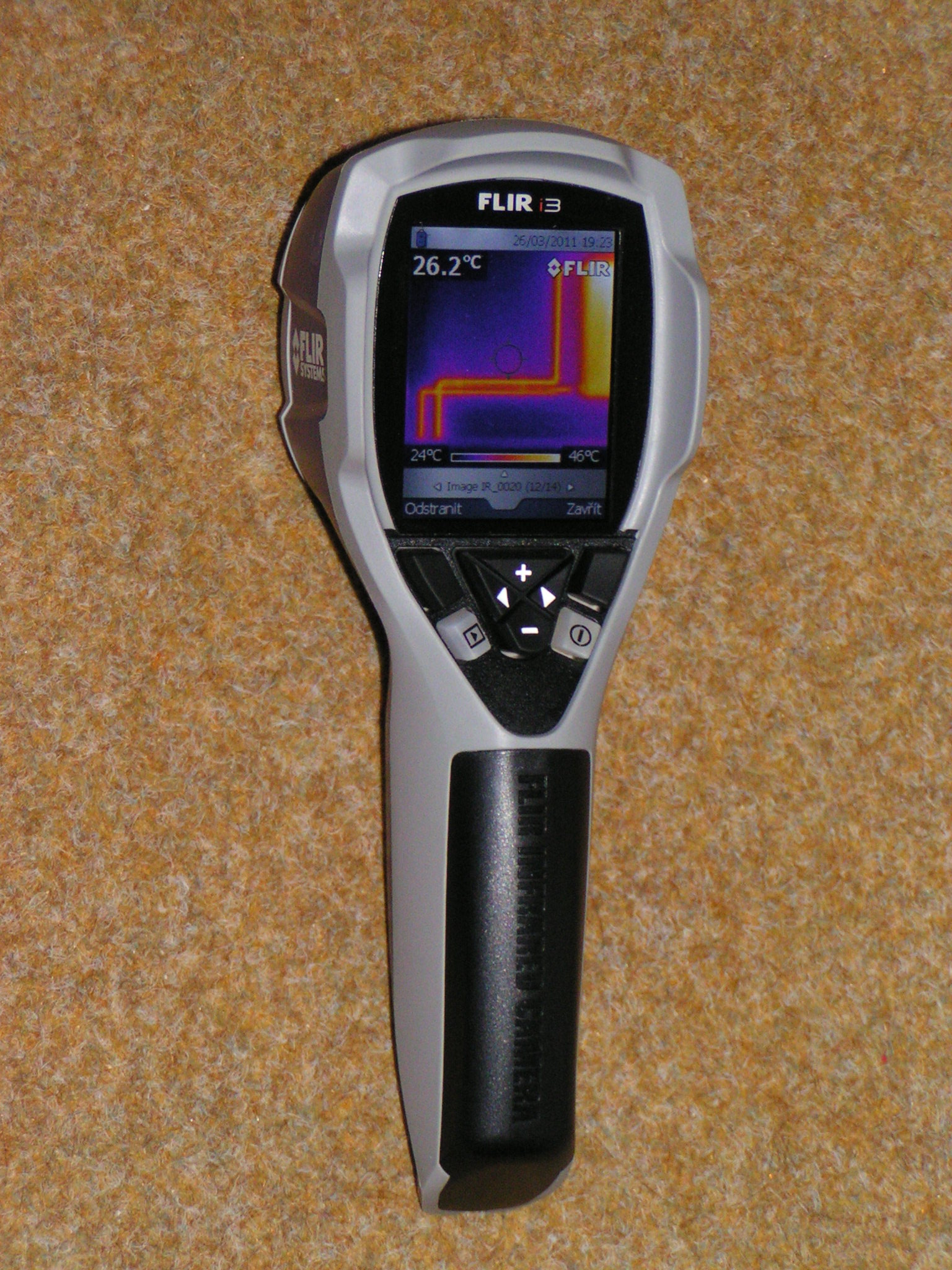 c) Termokamera FLIR i3